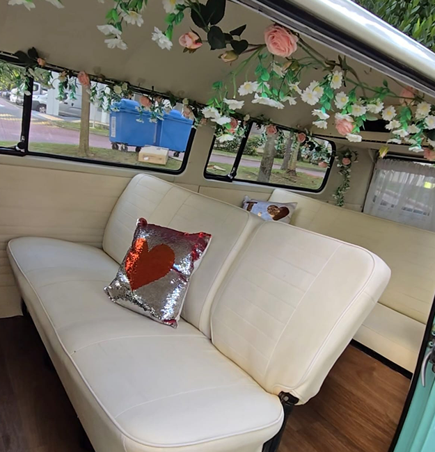 7-seater-volkswagen-kombi-t2-bus-tiffany-blue
