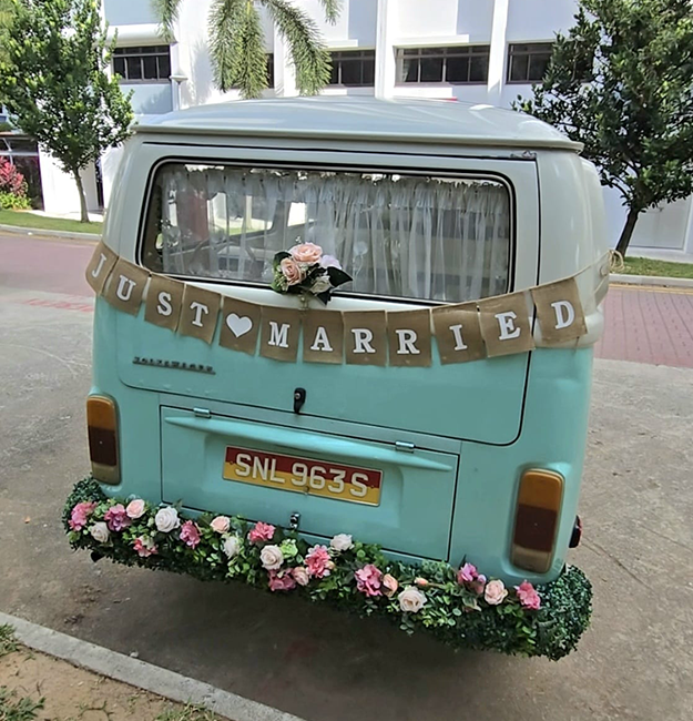 two-tone-tiffany-blue-white-volkswagen-kombi-t2-bus