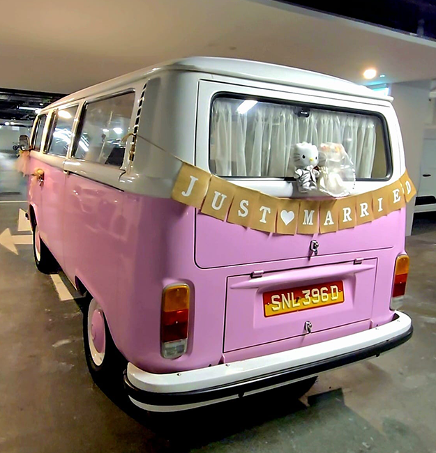 volkswagen-kombi-t2-bus-pinky-two-tone-pink-white
